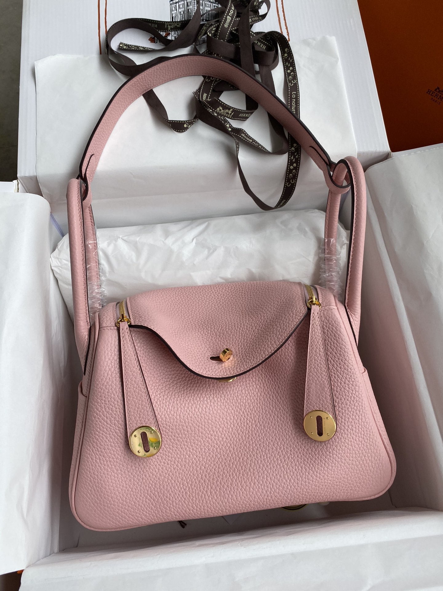 Hermes Lindy 26cm Handbag Shoulder Bag In Pink Clemence Leather